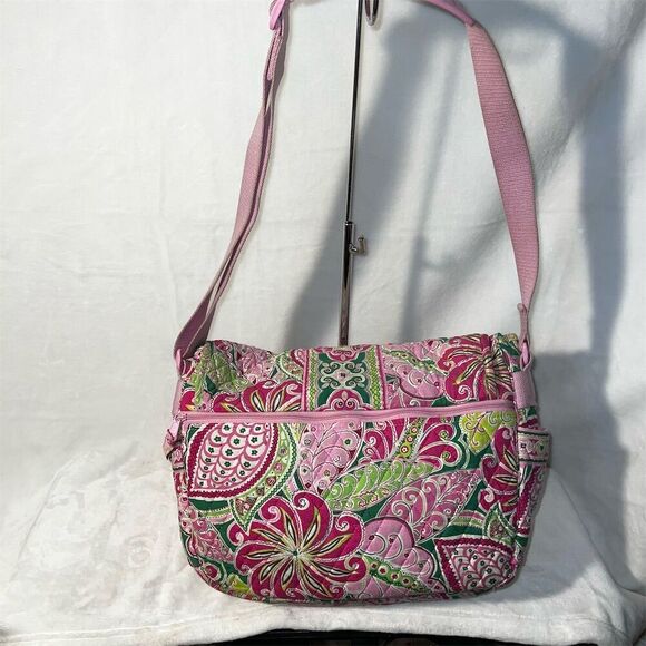 Vera Bradley Pinwheel Pink Cargo Bag Set with Wristlet, lunch bag and Checkbook - Picture 6 of 16